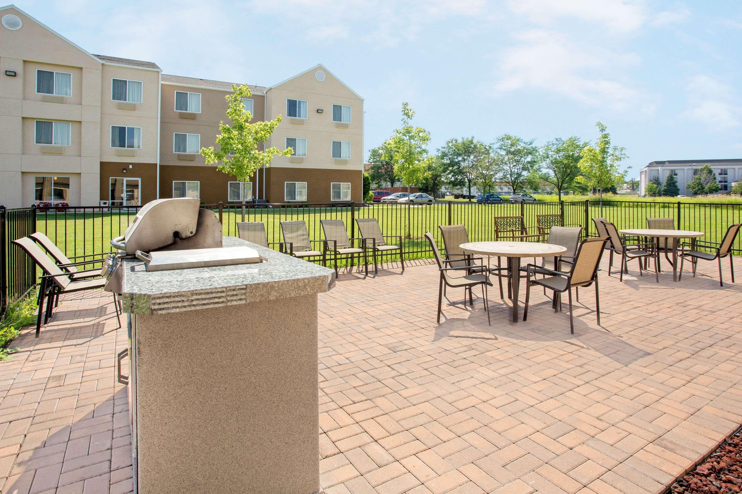 Baymont By Wyndham Green Bay Exteriör bild